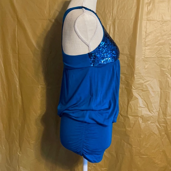 Forever 21 Tank ❄️ - Picture 3 of 7